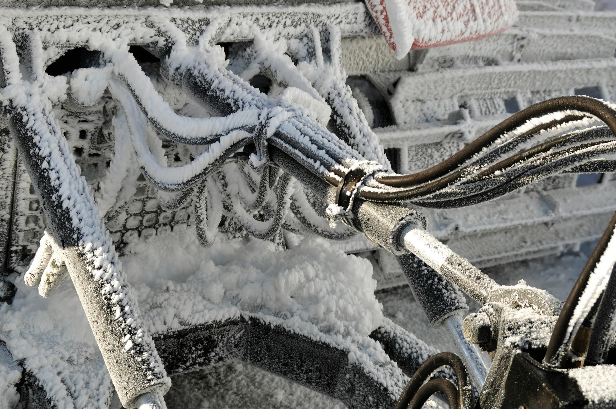 Kaip apsaugoti hidraulinį cilindrą nuo kraštutinės temperatūros